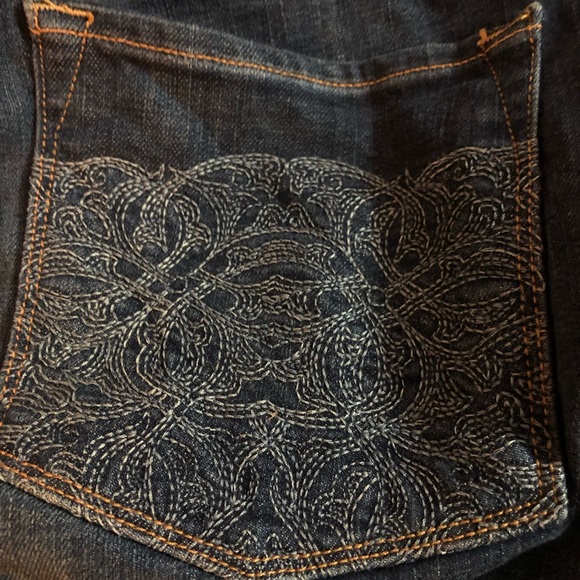 Vintage Lucky Brand Women’s Denim Jeans with Embroidered Pockets - Picture 4 of 8